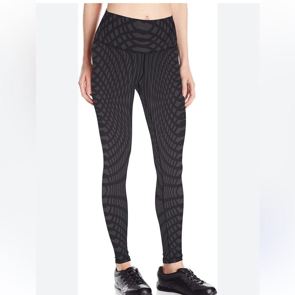 ALO Yoga Women’s Leggings Airbrush "Arches" Leggings Graphic Black Grey Small